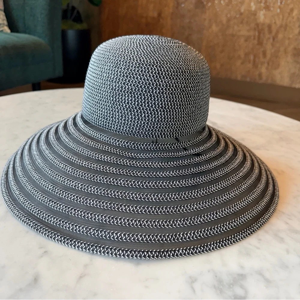 Packable Wide Brim Straw Sun Hat Black White Travel